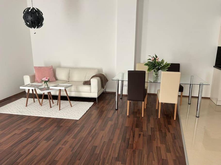Apartment Merkur Vienna Esterno foto